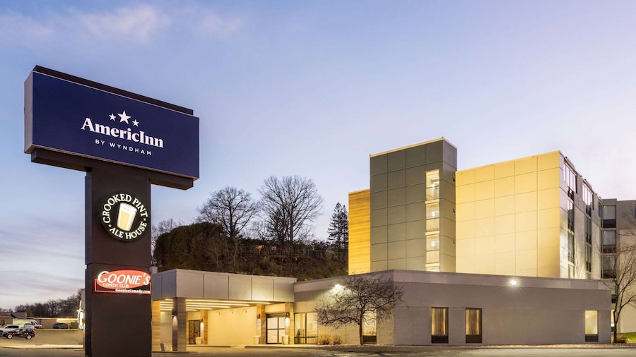 AmericInn by Wyndham Rochester Near Mayo Clinic