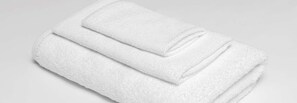 Combined shower/bathtub, eco-friendly toiletries, hair dryer, towels