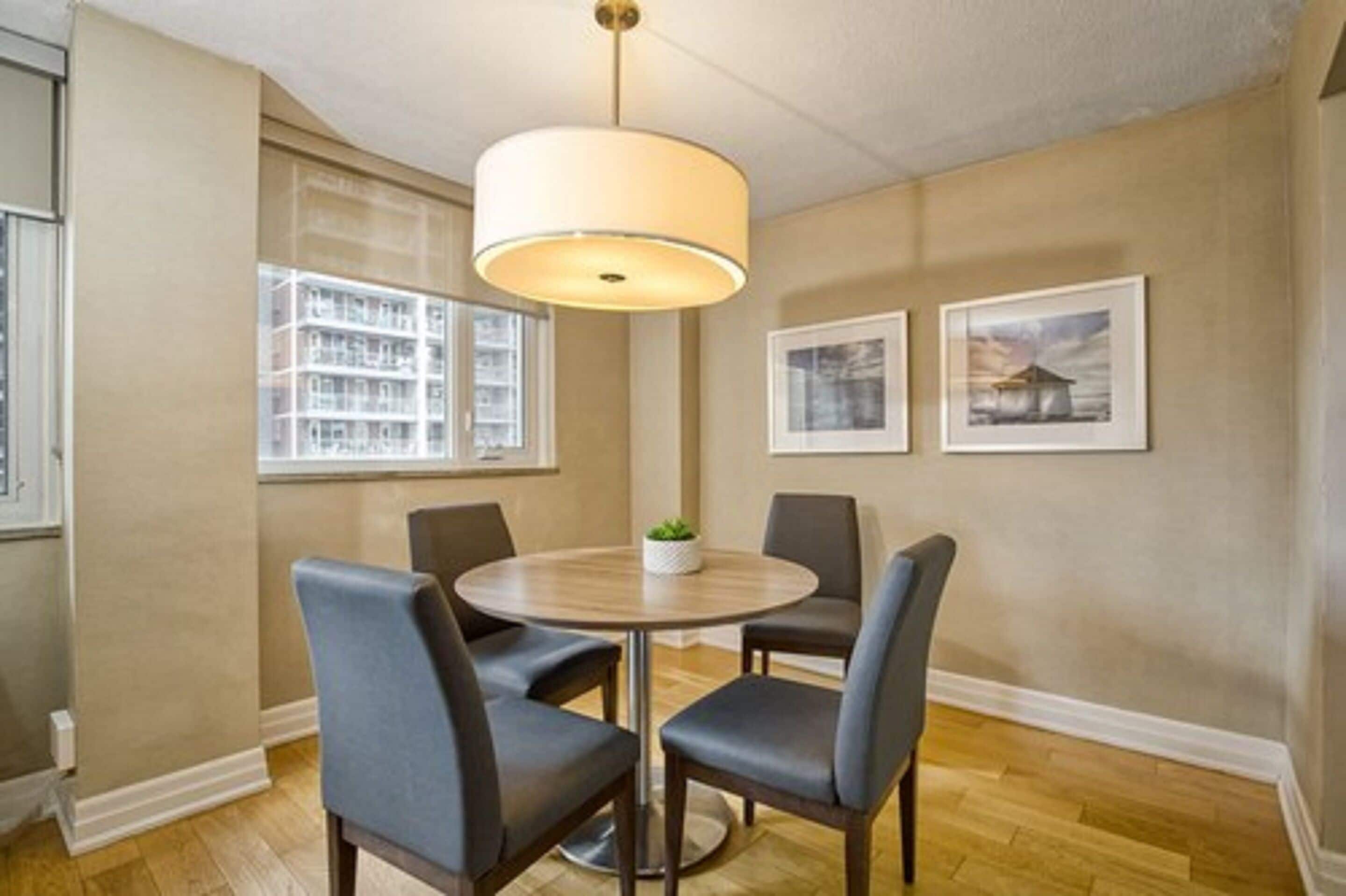 Foto - Town Inn Suites Hotel