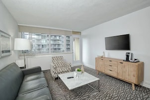 Televisión de pantalla plana, películas con cargo