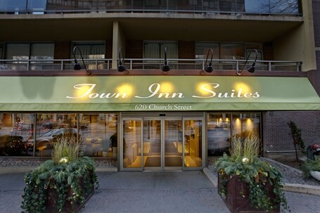 Town Inn Suites Hotel - Image 3