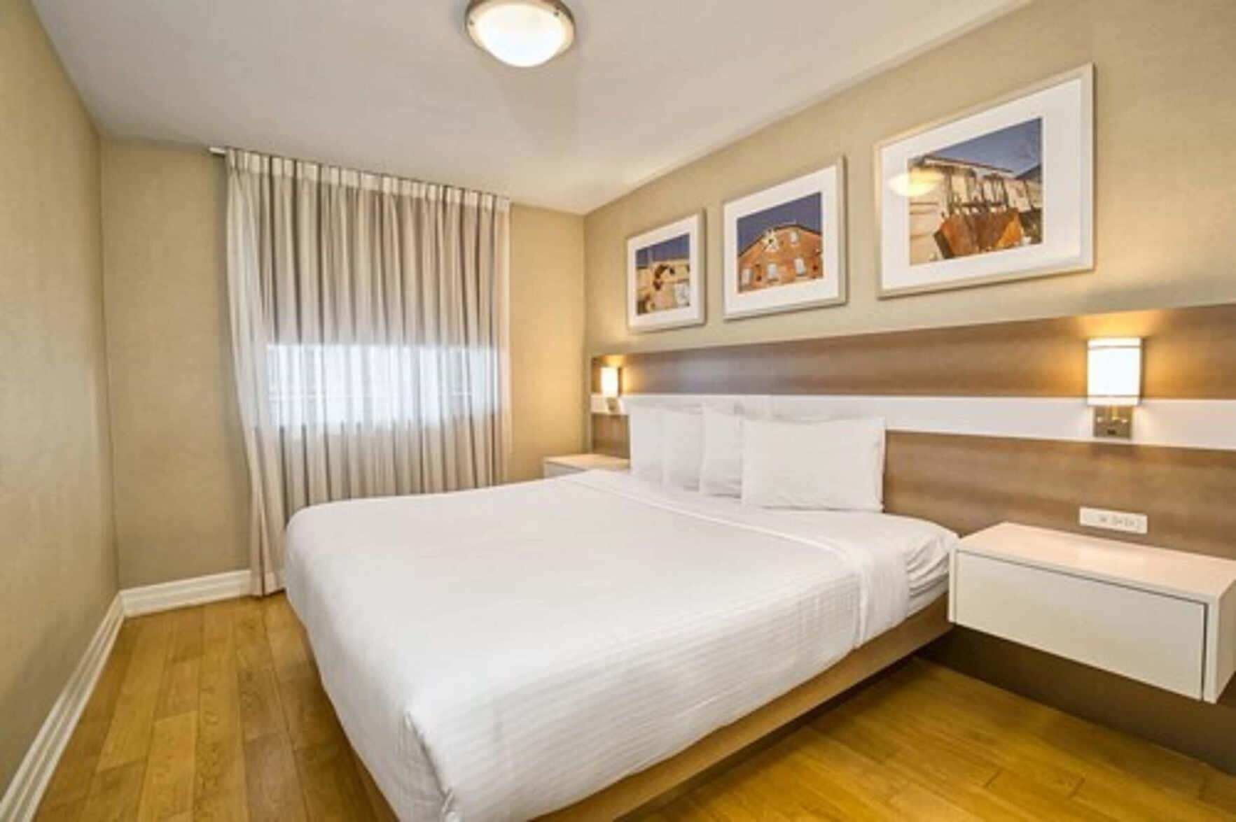 1 habitación, ropa de cama de alta calidad y cortinas blackout 