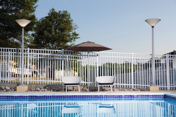 Kolam renang terbuka