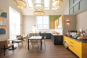 Free daily continental breakfast 