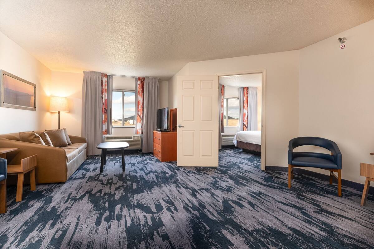 Suite, 1 Bedroom | Down comforters, in-room safe, desk, laptop workspace