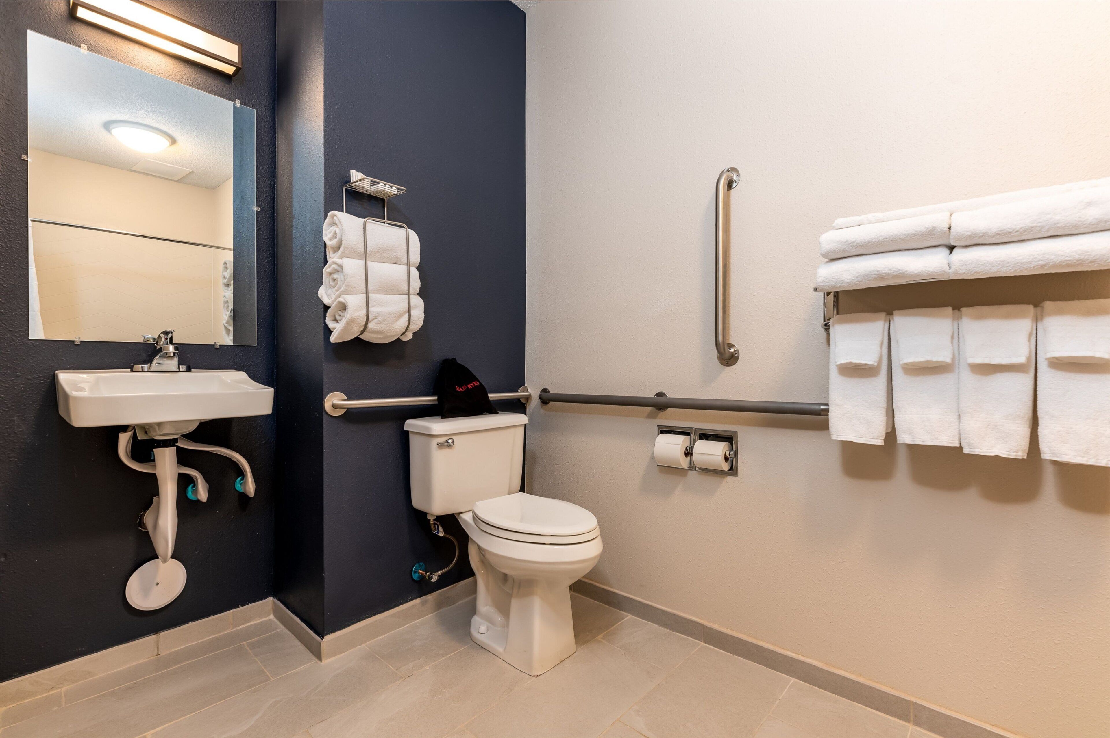 combined shower/bathtub, hydromassage showerhead