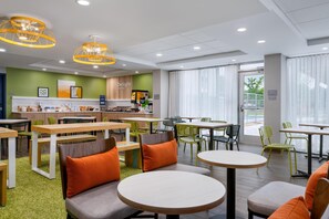 Petit déjeuner servi tous les jours en supplément