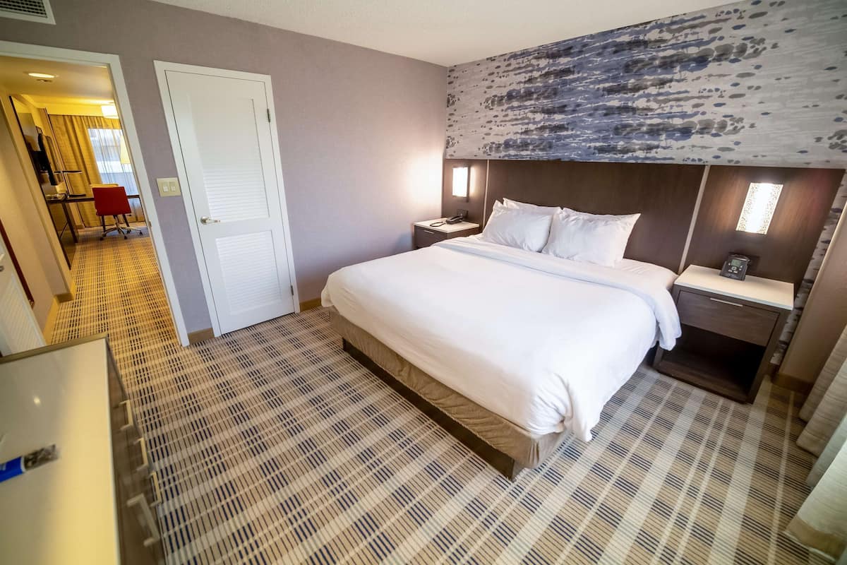 Premium bedding, pillowtop beds, in-room safe, desk