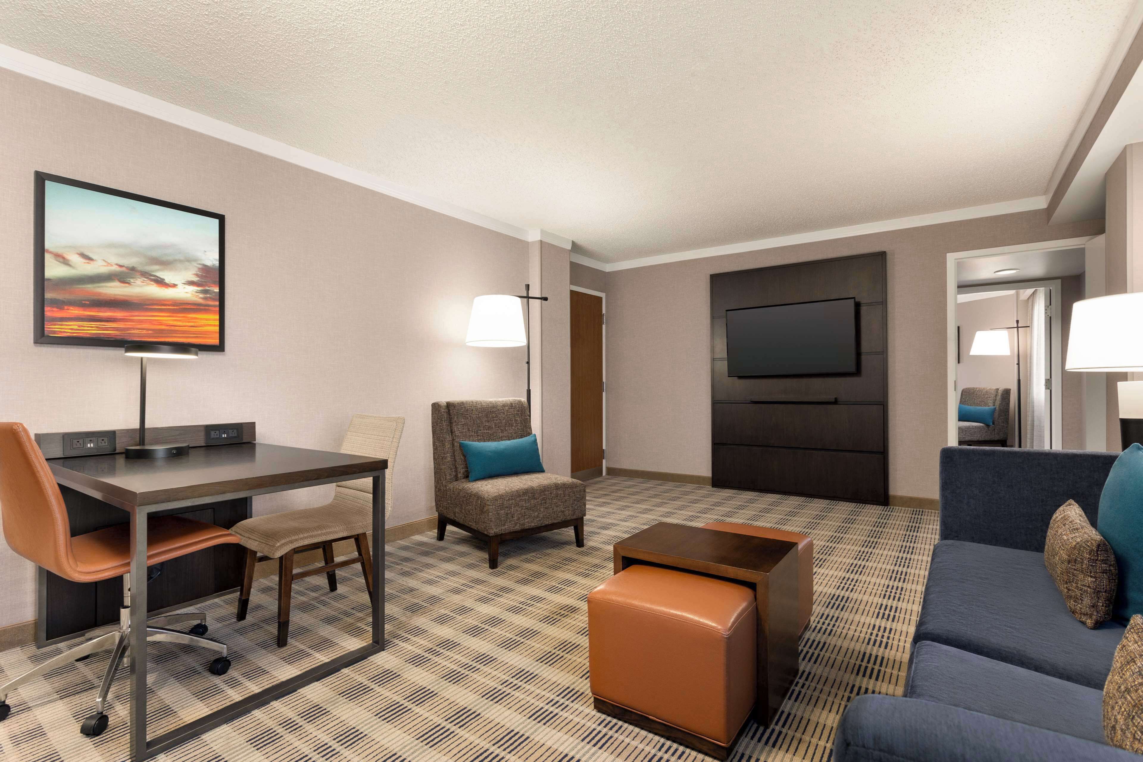 Family Suite, 1 King Bed with Sofa bed, Non Smoking | Premium bedding, pillow-top beds, in-room safe, desk