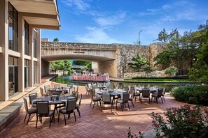 Lunch served, Mexican cuisine