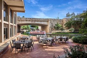 Garden at San Antonio Marriott Rivercenter on the River Walk