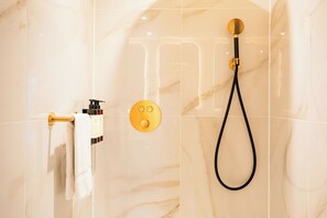 Executive Suite | Bathroom | Shower, eco-friendly toiletries, hair dryer, towels - Van der Valk Hotel Paris CDG Airport (Roissy-en-France)