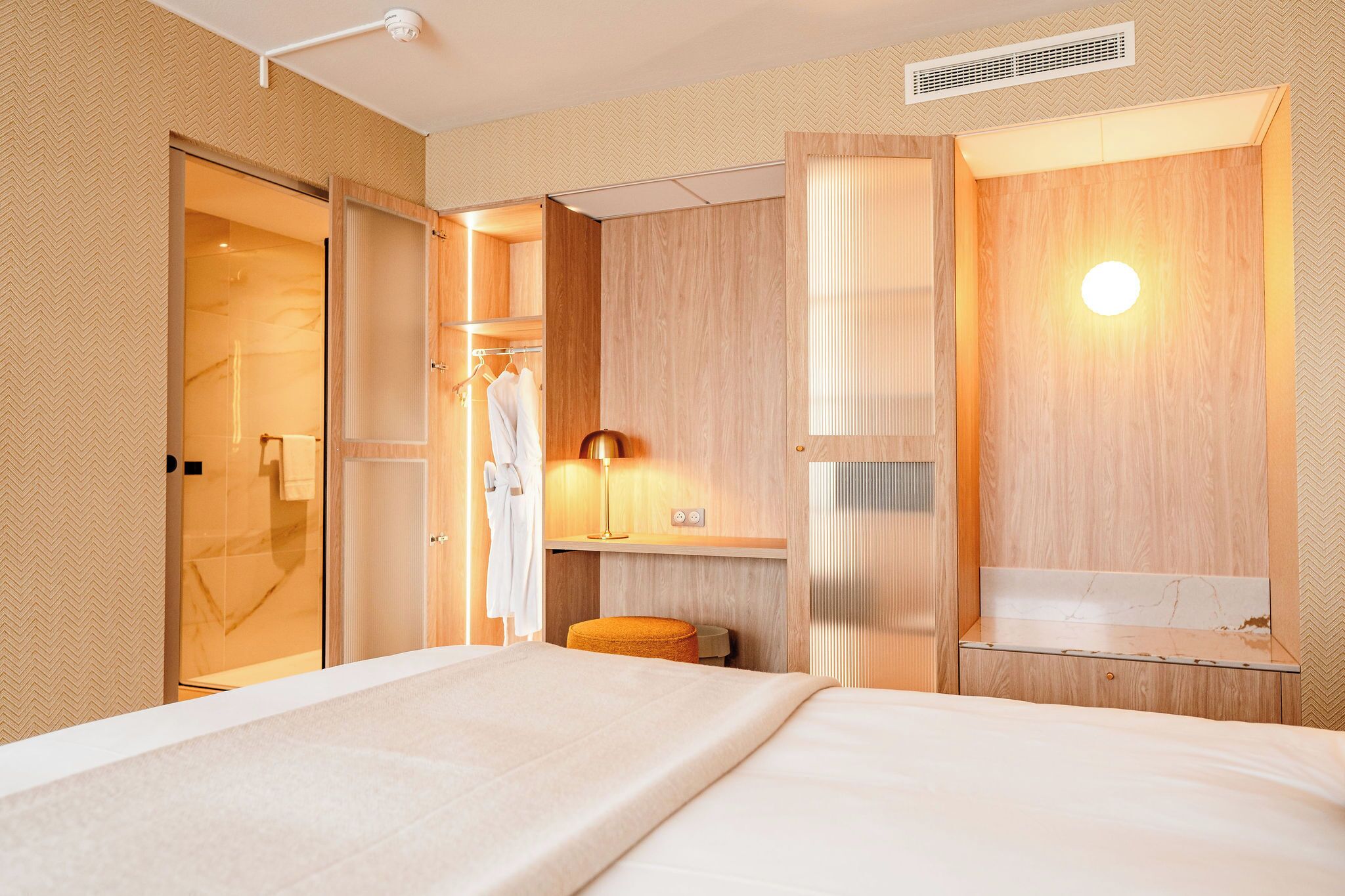 Svit Executive | Sängtillbehör av högsta kvalitet, bäddmadrasser och minibar