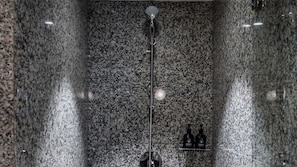 Executive Double Room | Bathroom