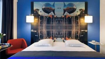 Premium bedding, in-room safe, desk, blackout drapes