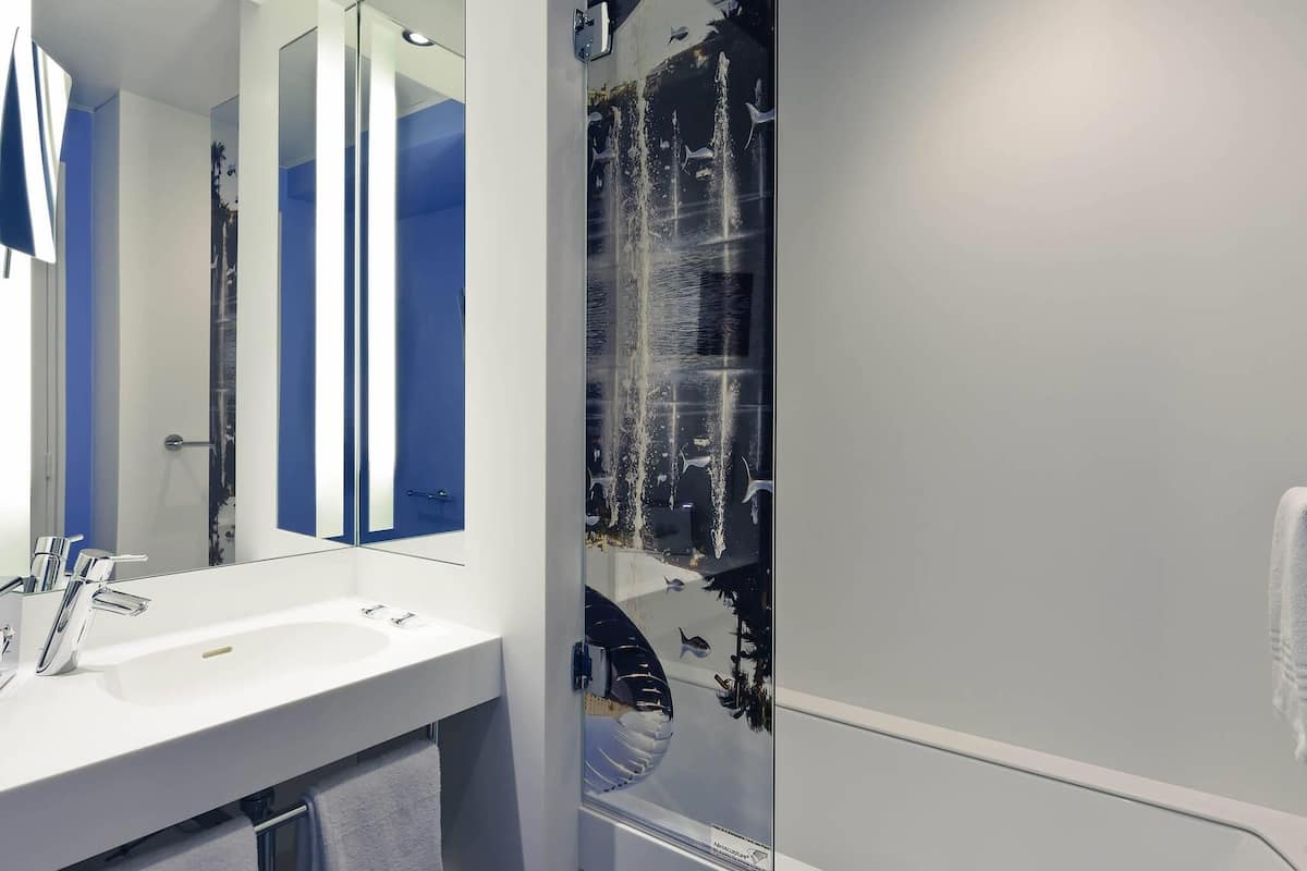 Klassieke Twin kamer, 2 eenpersoonsbedden | Luxe beddengoed, een kluis op de kamer, een bureau