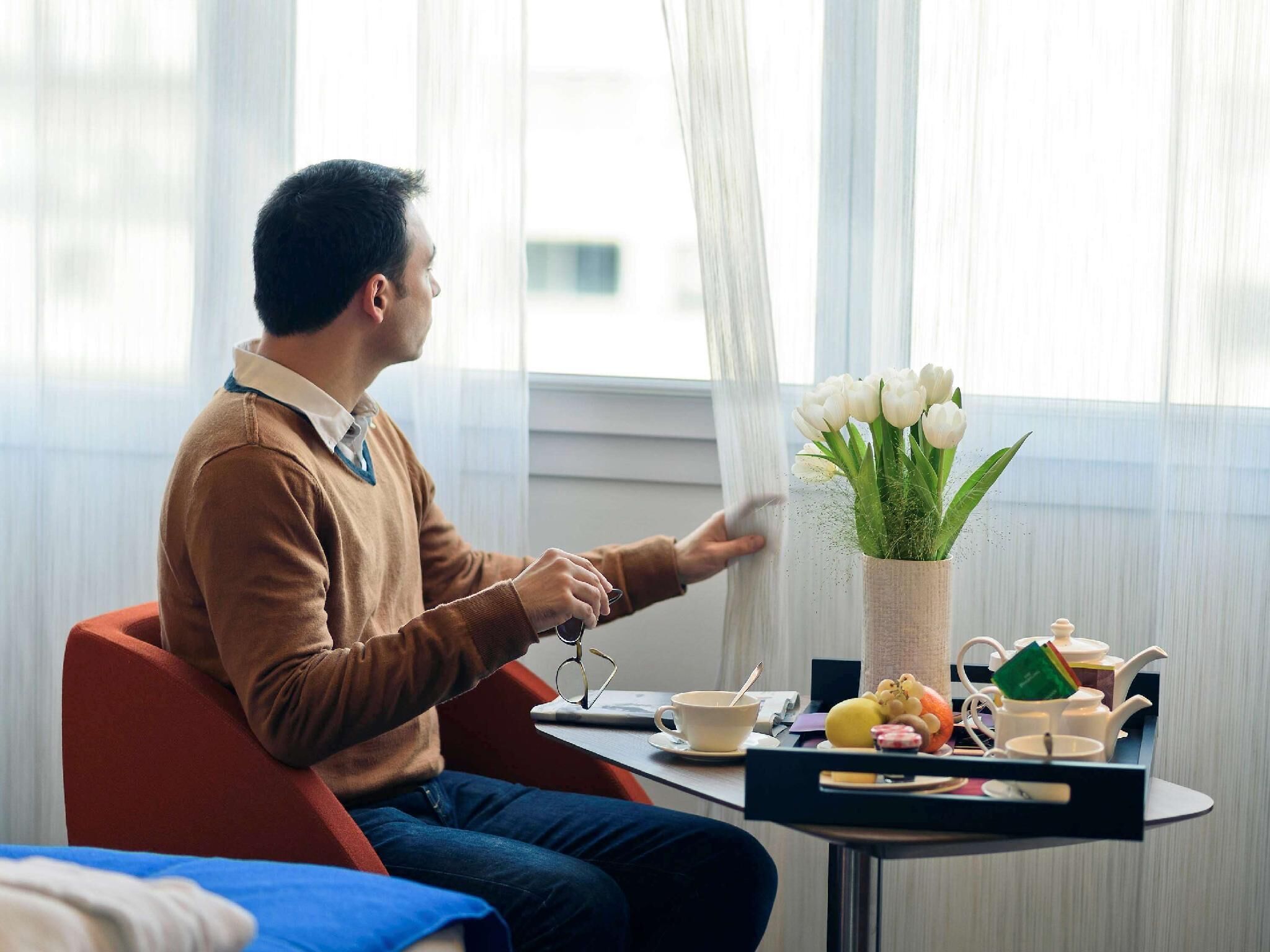 Premium bedding, in-room safe, desk, blackout drapes