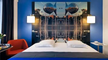 Premium bedding, in-room safe, desk, blackout drapes