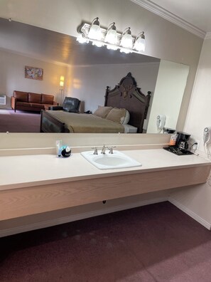 Suite, 1 King Bed, Accessible, Non Smoking | Bathroom | Combined shower/tub, hair dryer, towels