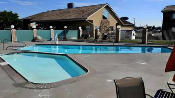 ์์ฆ๋ณ๋ก ์ด์๋๋ ์ผ์ธ ์์์ฅ