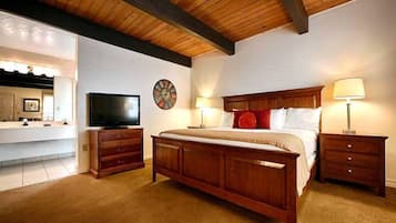 King Bed | Individually furnished, desk, iron/ironing board, free WiFi