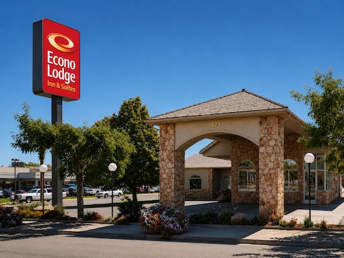 Econo Lodge Inn & Suites Vernal near Dinosaur Monument
