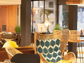 Bar (on property) - Novotel Narbonne Sud (Narbonne)