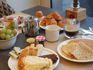 Daily buffet breakfast (EUR 17.50 per person)