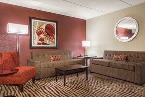 Suite, 1 Tempat Tidur King | Selimut bulu angsa, brankas, meja kerja, dan setrika/meja setrika
