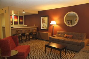 Flat-screen TV, pay films - Holiday Inn Manitowoc by IHG (Manitowoc)