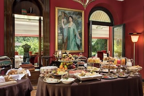 Petit-déjeuner buffet compris tous les jours