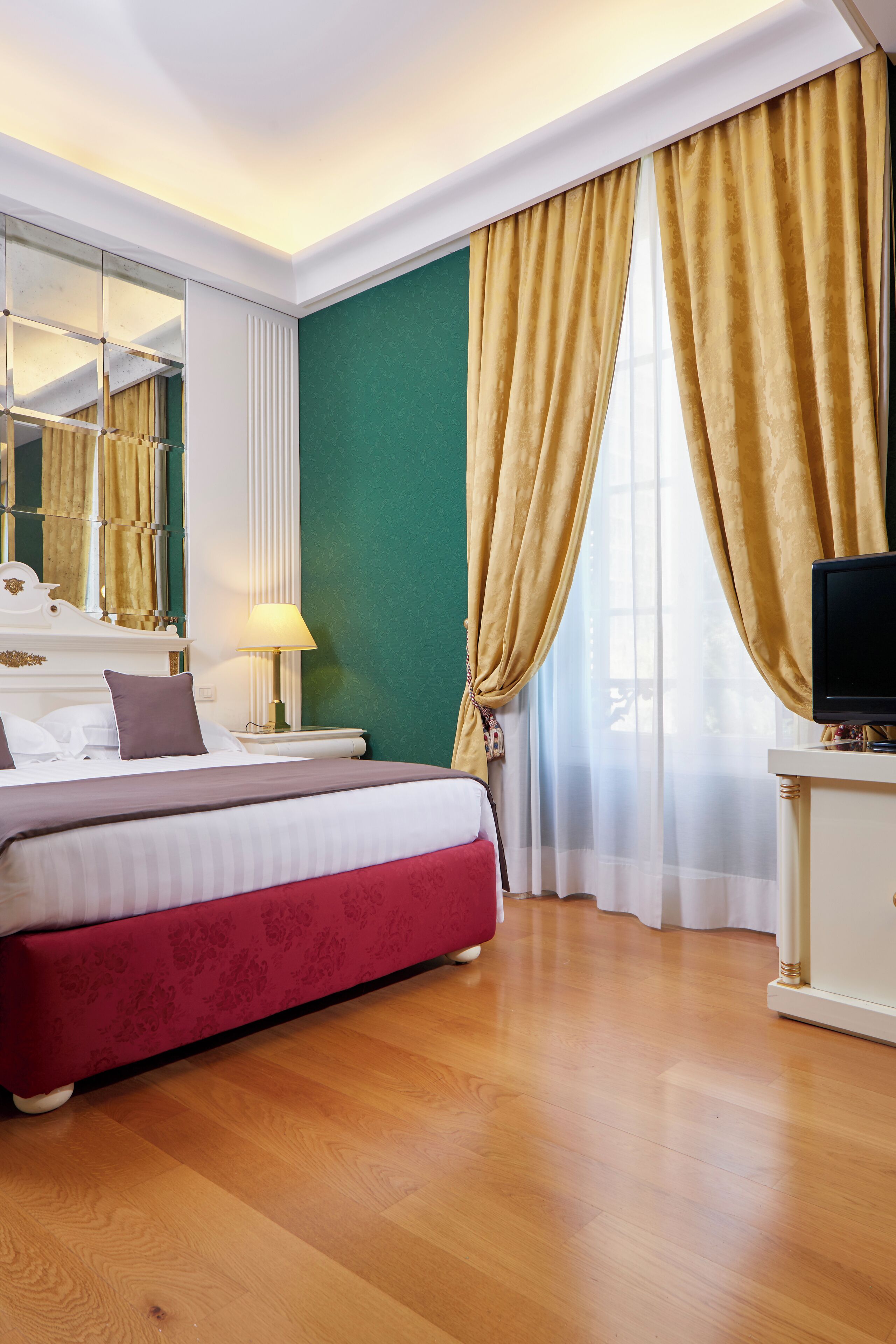 prestige suite | premium bedding, down duvets, minibar, in-room safe