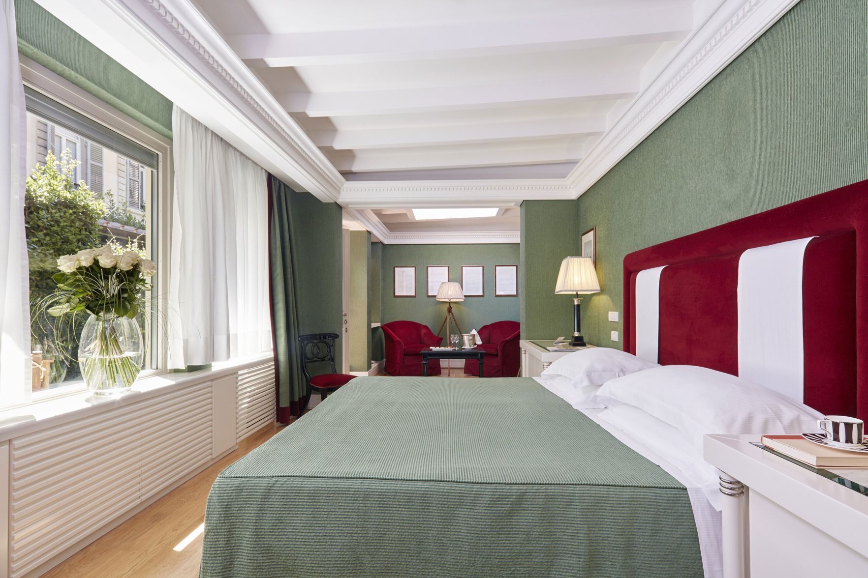 Hochwertige Bettwaren, Daunenbettdecken, Minibar, Zimmersafe