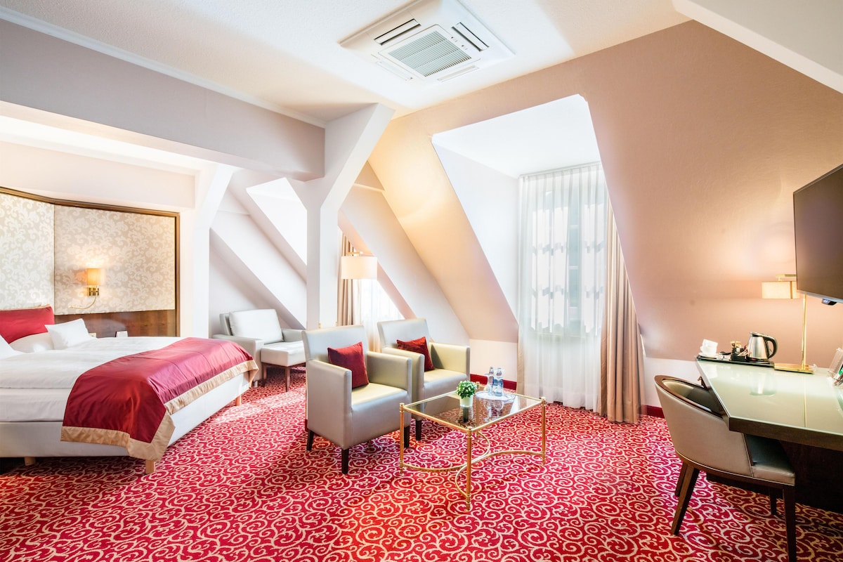 Deluxe Room, 1 Double Bed (Larger Room) | In-room safe, desk, blackout drapes, soundproofing