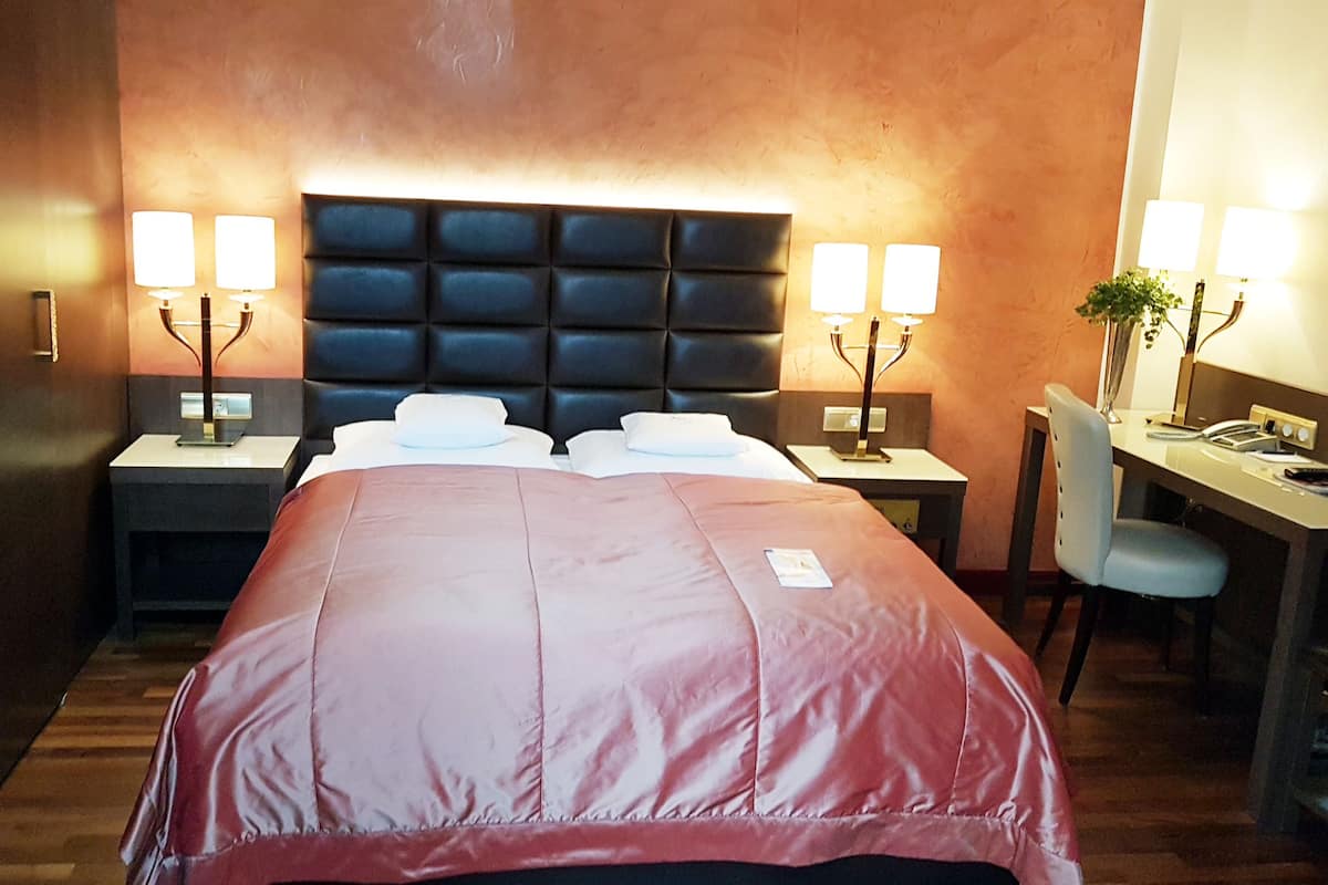 in-room safe, individually decorated, desk, blackout curtains