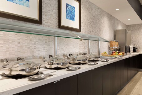 Embassy Suites by Hilton Toronto Airport - Image 20