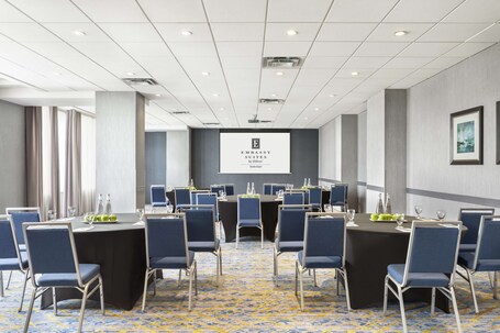 Embassy Suites by Hilton Toronto Airport - Image 27