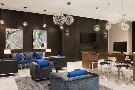 Embassy Suites by Hilton Toronto Airport - Image 49