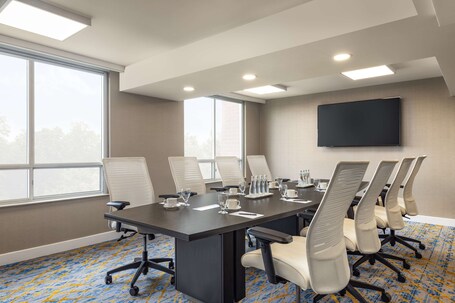 Embassy Suites by Hilton Toronto Airport - Image 28
