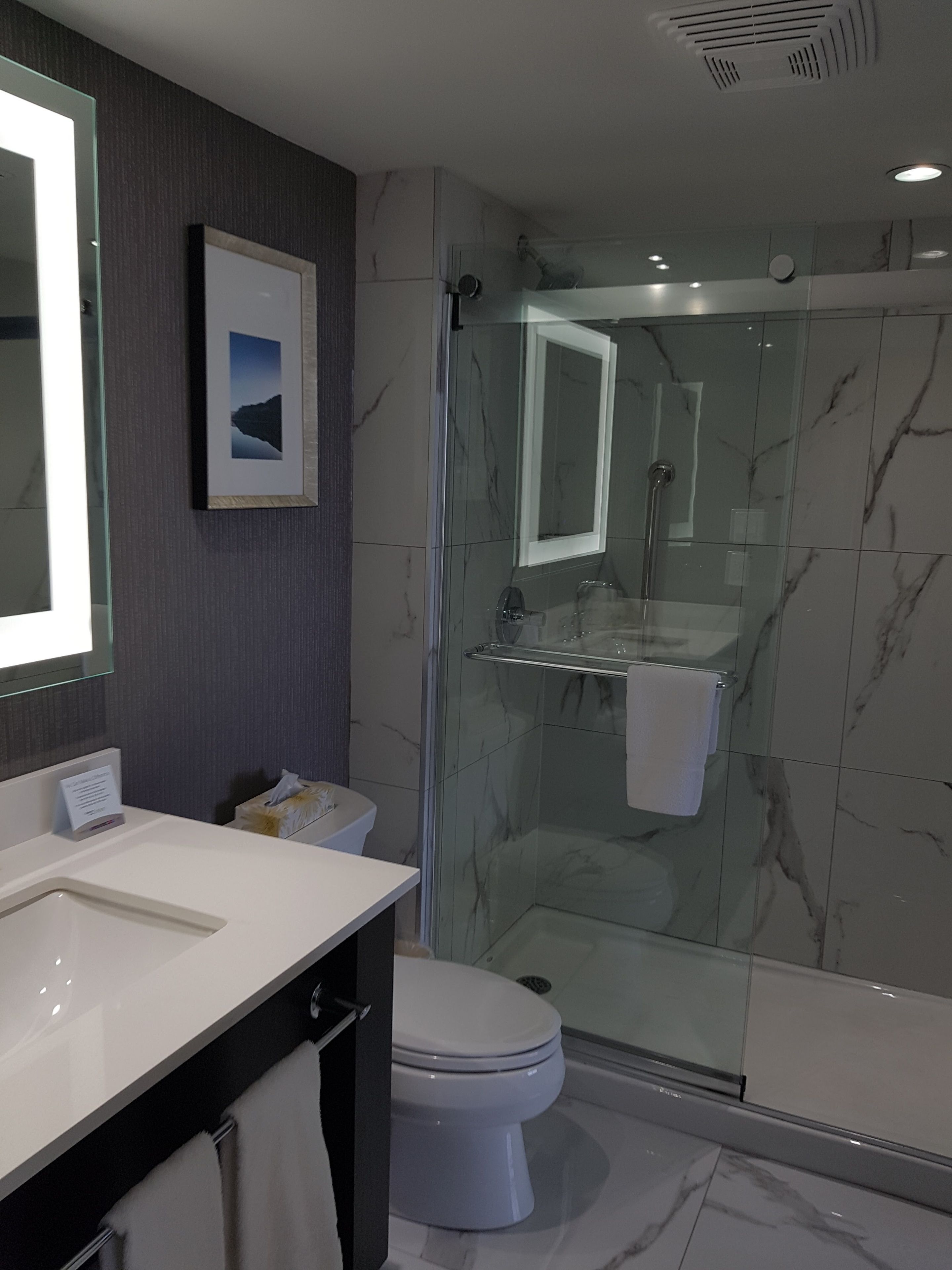 Photo - Embassy Suites By Hilton Toronto Airport