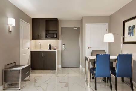 Embassy Suites by Hilton Toronto Airport - Image 47