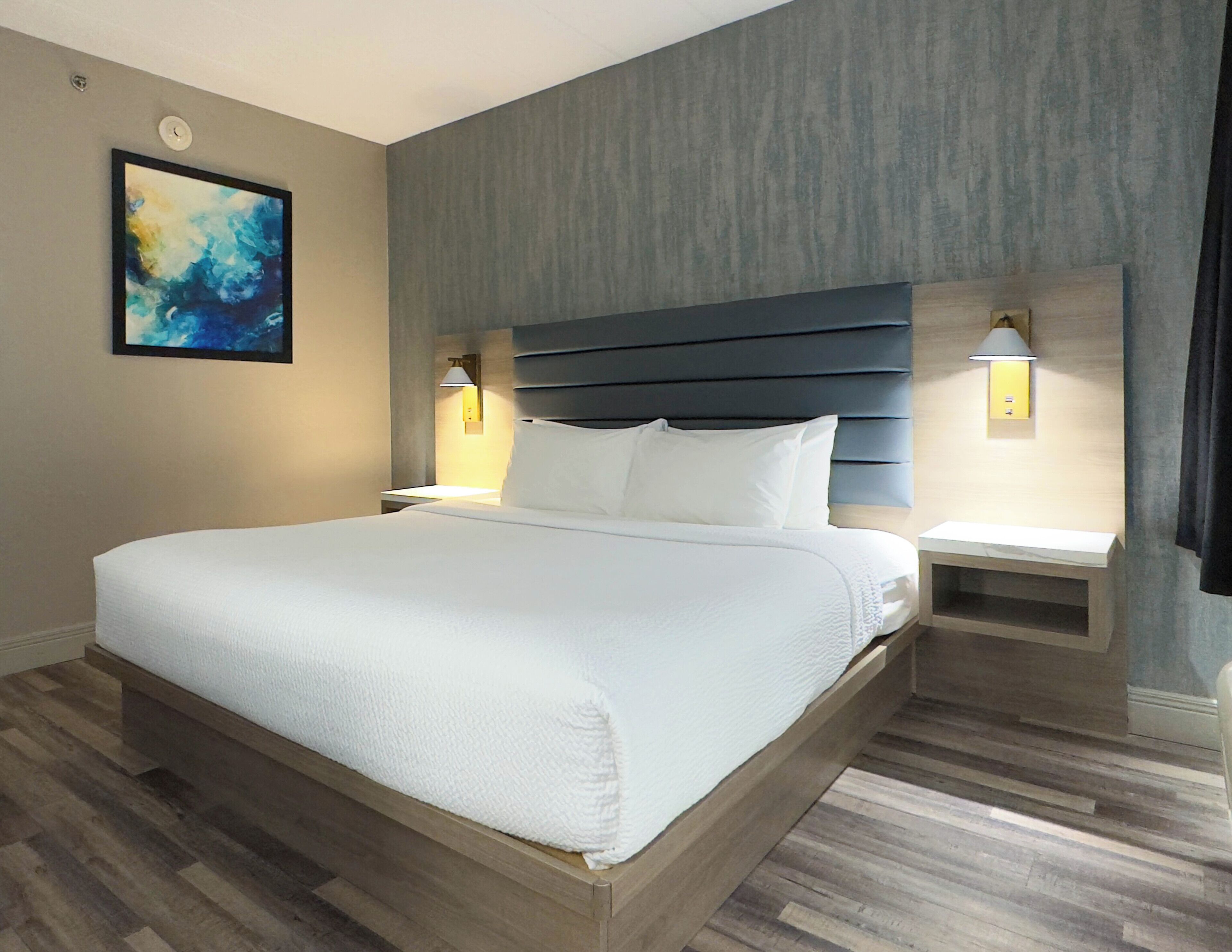 Caja de seguridad en la habitación y escritorio 