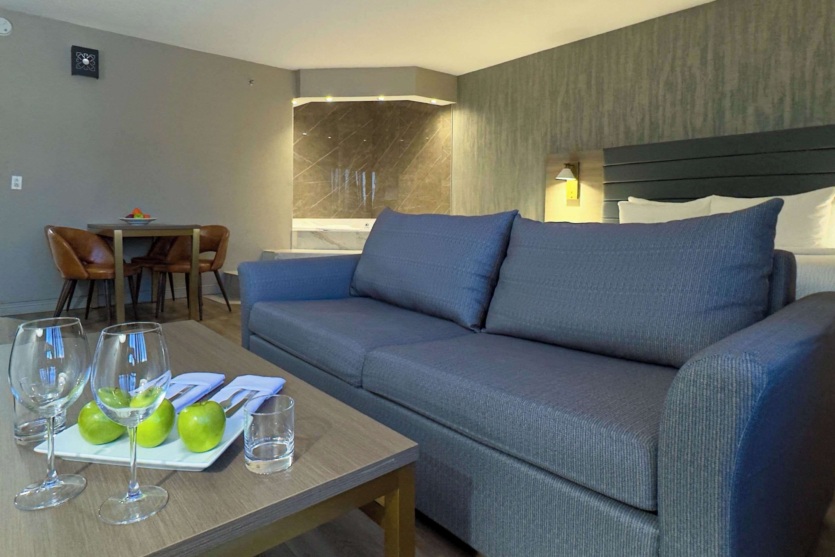 Suite, 1 cama King size, para no fumadores | Caja de seguridad en la habitación y escritorio 