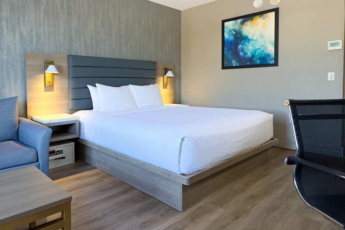 1 bedroom, in-room safe, desk, laptop workspace