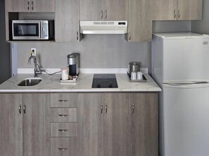 1 bedroom, in-room safe, desk, laptop workspace