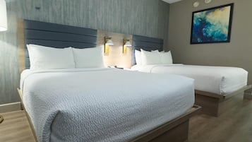 Chambre, 2 lits doubles, non-fumeur, réfrigérateur et four à micro-ondes