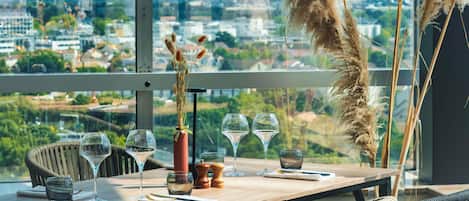Dßner et souper servis sur place, cuisine européenne moderne