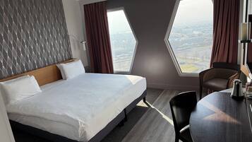 Coffres-forts dans les chambres, bureau, rideaux occultants