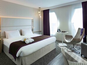 In-room safe, desk, blackout drapes, soundproofing - Mercure Paris Orly Rungis Aéroport (Rungis)