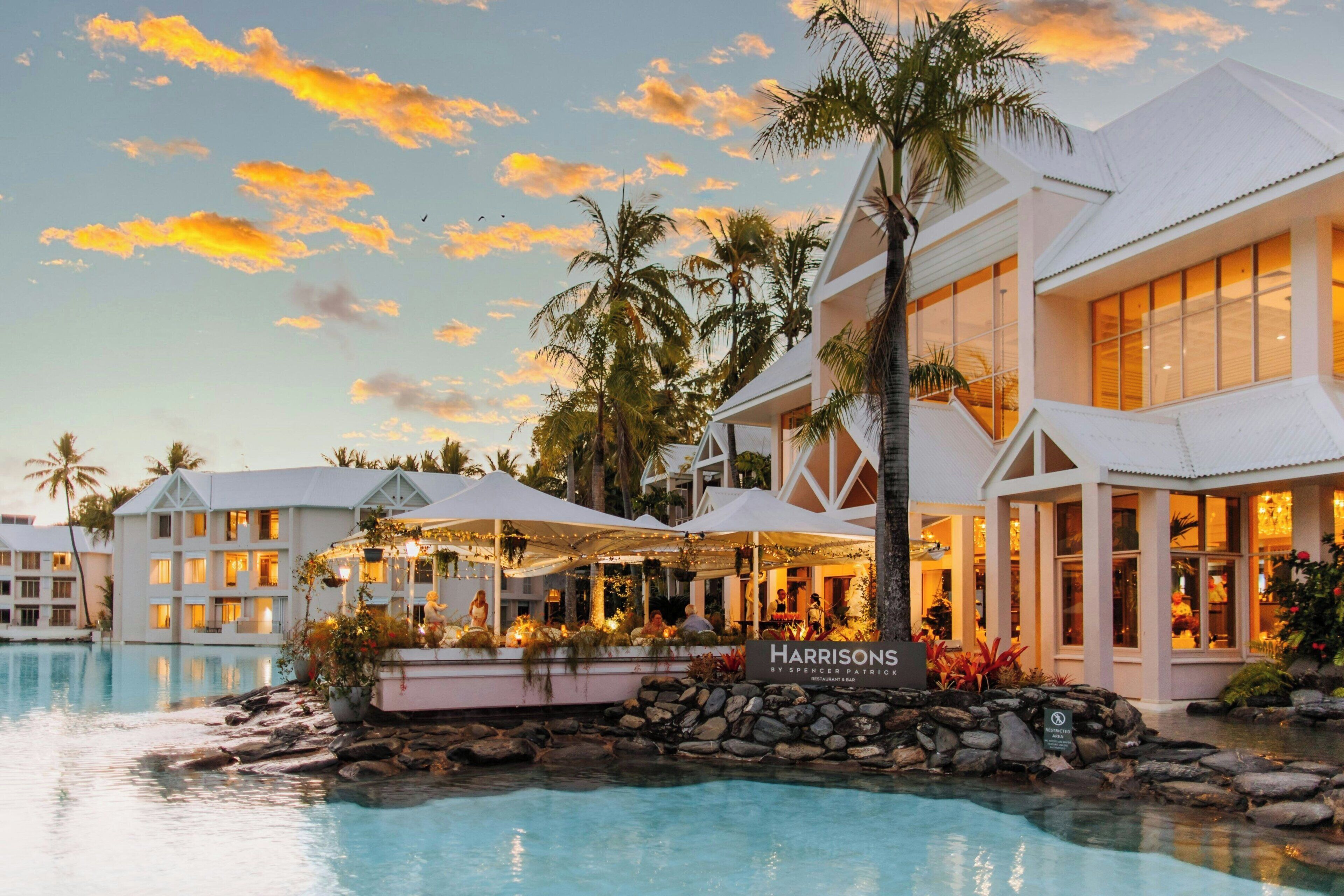 5 restaurants; breakfast, lunch, dinner, and brunch served